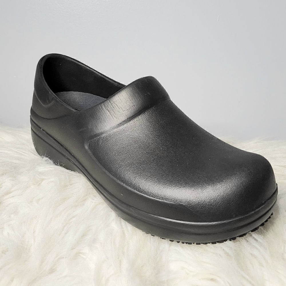 Crocs lock slip on black women size 8 shoe non marking skid resistant